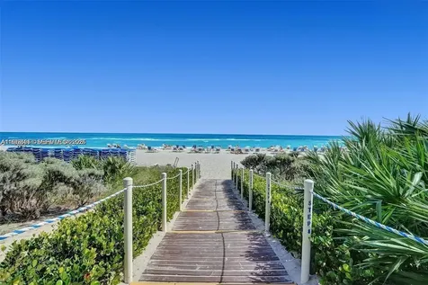 17201 Collins Ave+den Sunny Isles Beach FL 33160