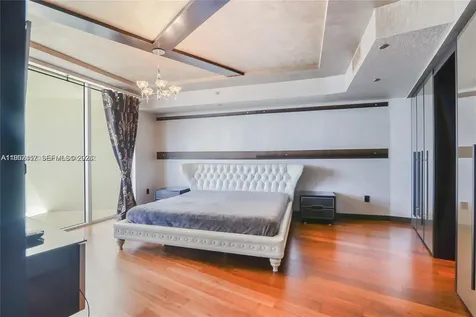 17201 Collins Ave+den Sunny Isles Beach FL 33160