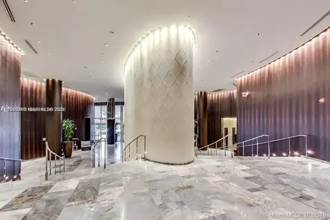 17201 Collins Ave+den Sunny Isles Beach FL 33160