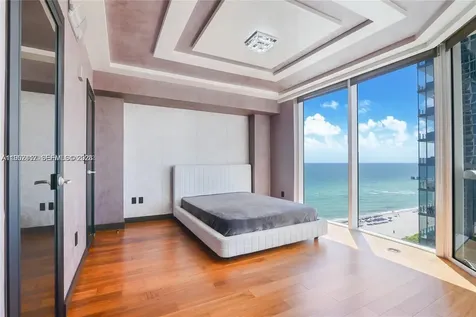 17201 Collins Ave+den Sunny Isles Beach FL 33160