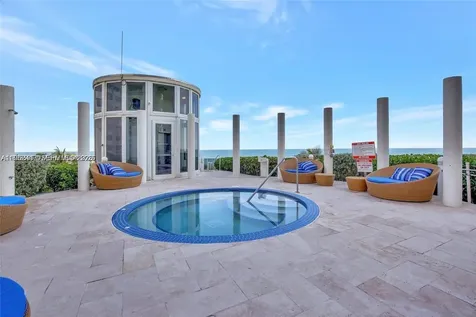 17201 Collins Ave+den Sunny Isles Beach FL 33160