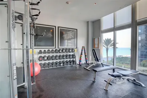 17201 Collins Ave+den Sunny Isles Beach FL 33160