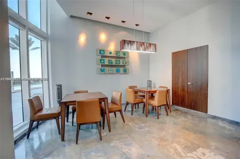 17201 Collins Ave+den Sunny Isles Beach FL 33160