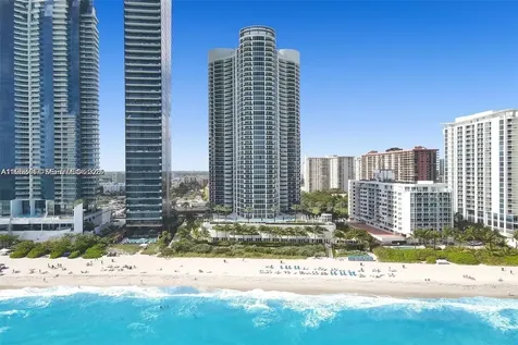 17201 Collins Ave+den Sunny Isles Beach FL 33160