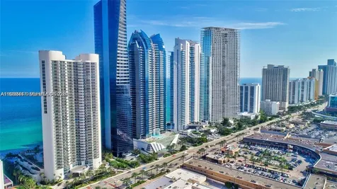 17201 Collins Ave+den Sunny Isles Beach FL 33160