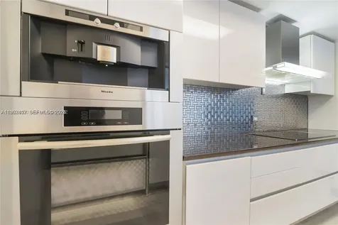17201 Collins Ave+den Sunny Isles Beach FL 33160