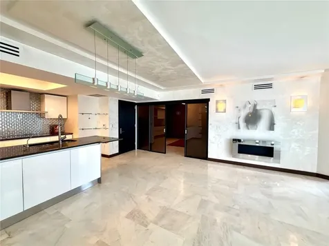 17201 Collins Ave+den Sunny Isles Beach FL 33160