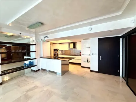 17201 Collins Ave+den Sunny Isles Beach FL 33160