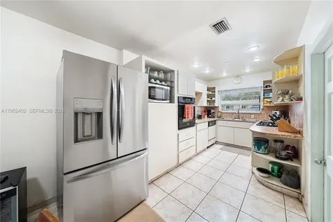 9590 SW 51st Terrace Miami FL 33165