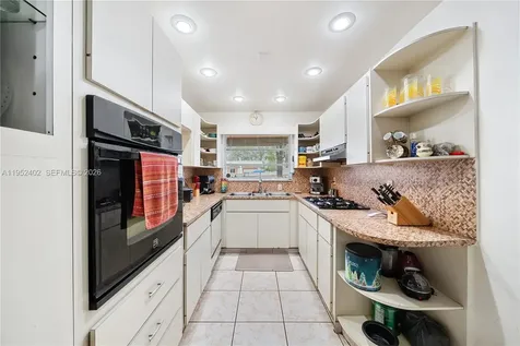 9590 SW 51st Terrace Miami FL 33165