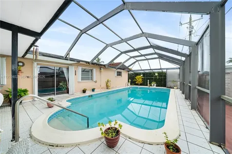 9590 SW 51st Terrace Miami FL 33165