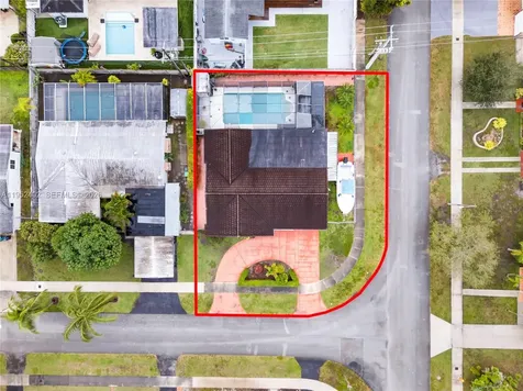 9590 SW 51st Terrace Miami FL 33165