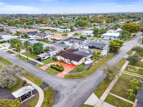 9590 SW 51st Terrace Miami FL 33165