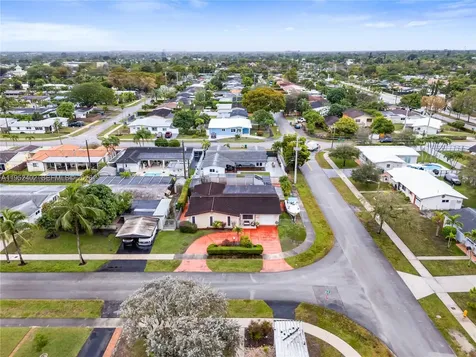 9590 SW 51st Terrace Miami FL 33165