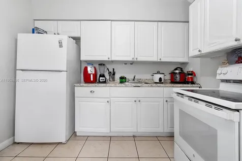 1185 NW 118th Miami FL 33168