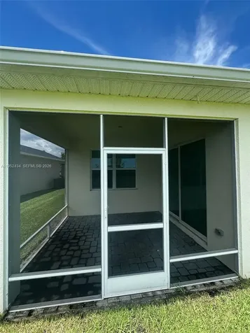 6712 NW Cloverdale Avenue Port St. Lucie FL 34987