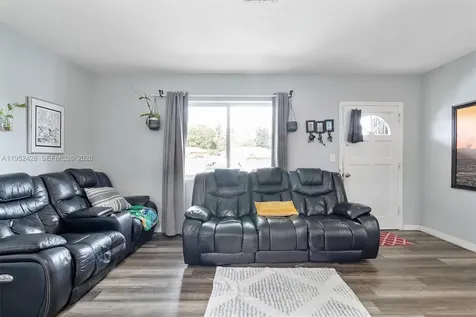 440 NW 119th Miami FL 33168