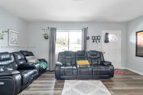440 NW 119th Miami FL 33168