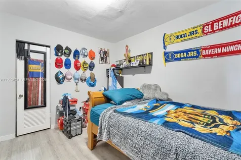 440 NW 119th Miami FL 33168