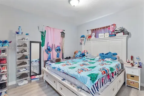 440 NW 119th Miami FL 33168