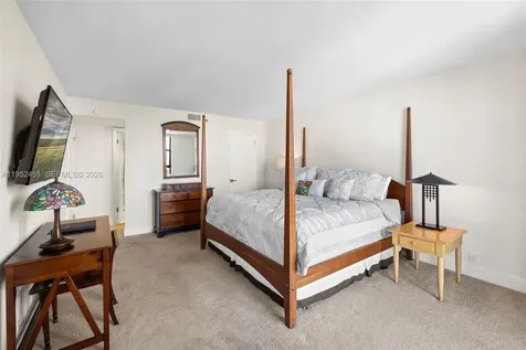 4000 Towerside Terrace Miami FL 33138