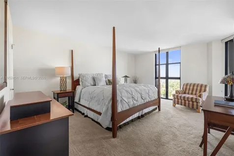 4000 Towerside Terrace Miami FL 33138
