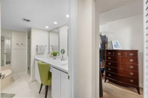 4000 Towerside Terrace Miami FL 33138