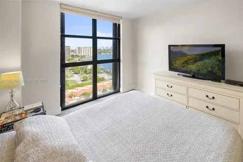 4000 Towerside Terrace Miami FL 33138