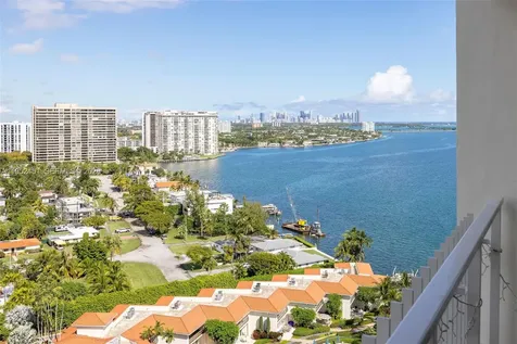 4000 Towerside Terrace Miami FL 33138
