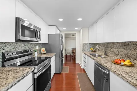 4000 Towerside Terrace Miami FL 33138