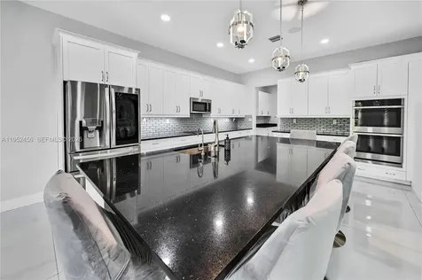 8645 NW 39th Court Coral Springs FL 33065