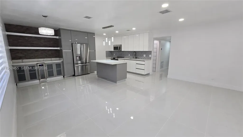 Hollywood FL 33024