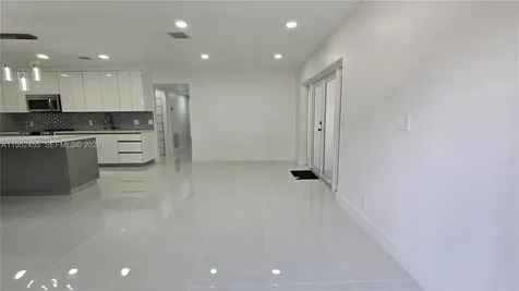 Hollywood FL 33024