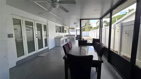 Hollywood FL 33024