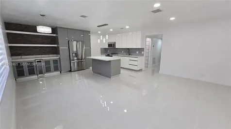 Hollywood FL 33024
