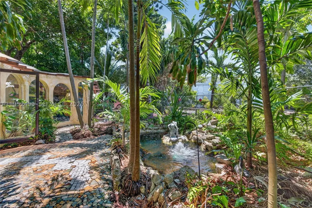 732 NW 43rd Court Oakland Park FL 33309