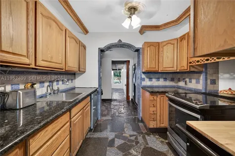 732 NW 43rd Court Oakland Park FL 33309