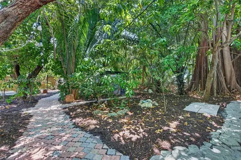 732 NW 43rd Court Oakland Park FL 33309