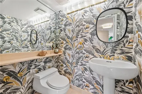 251 Crandon Boulevard Key Biscayne FL 33149