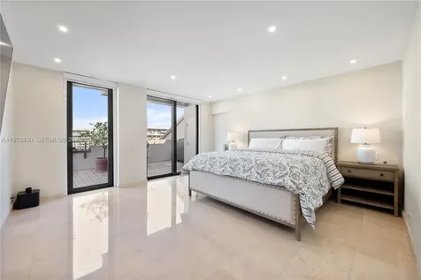 251 Crandon Boulevard Key Biscayne FL 33149