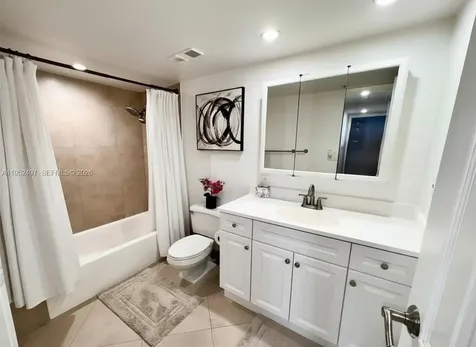 2401 Collins Avenue Miami Beach FL 33140