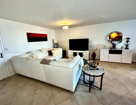 2401 Collins Avenue Miami Beach FL 33140