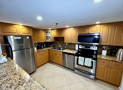 2401 Collins Avenue Miami Beach FL 33140