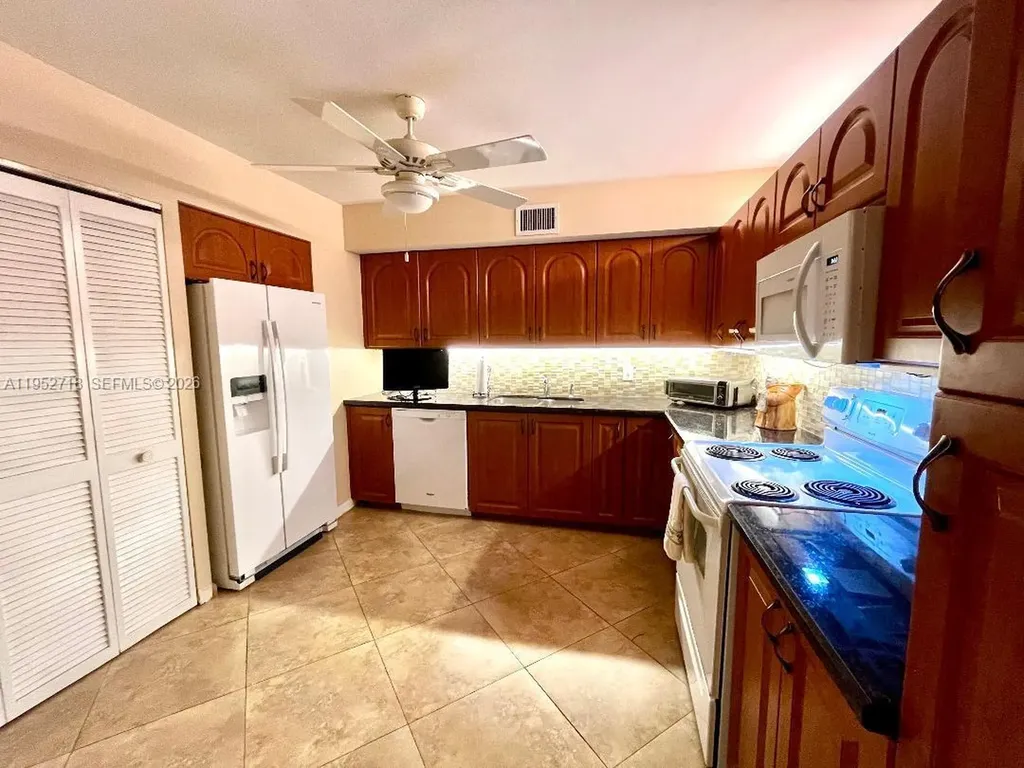 2806 N 46th Avenue Hollywood FL 33021