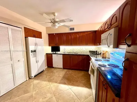2806 N 46th Avenue Hollywood FL 33021