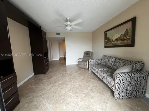 2806 N 46th Avenue Hollywood FL 33021