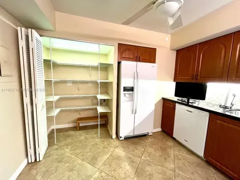 2806 N 46th Avenue Hollywood FL 33021