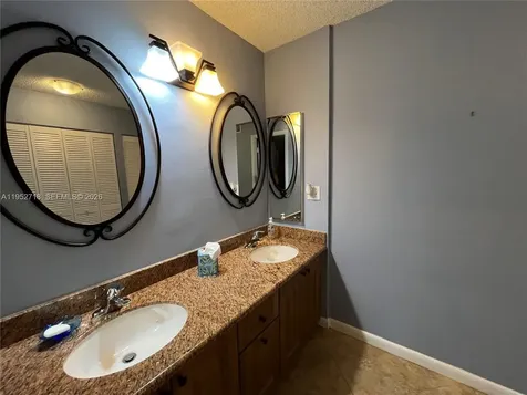 2806 N 46th Avenue Hollywood FL 33021