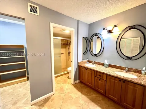 2806 N 46th Avenue Hollywood FL 33021