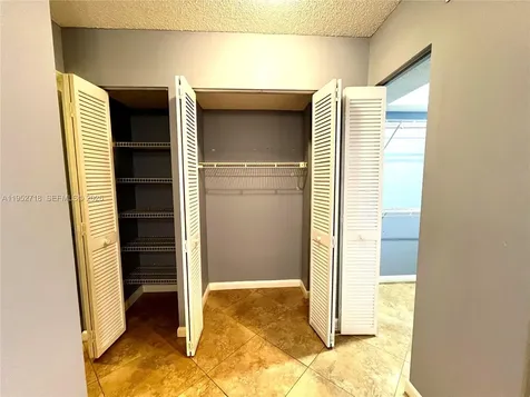 2806 N 46th Avenue Hollywood FL 33021